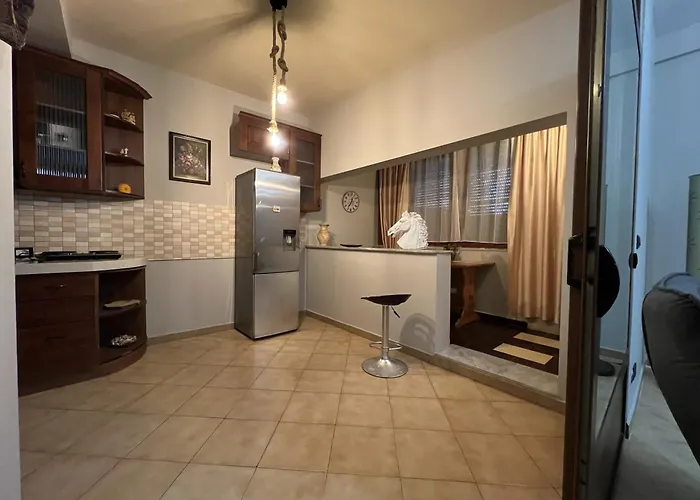 Elly Apartment